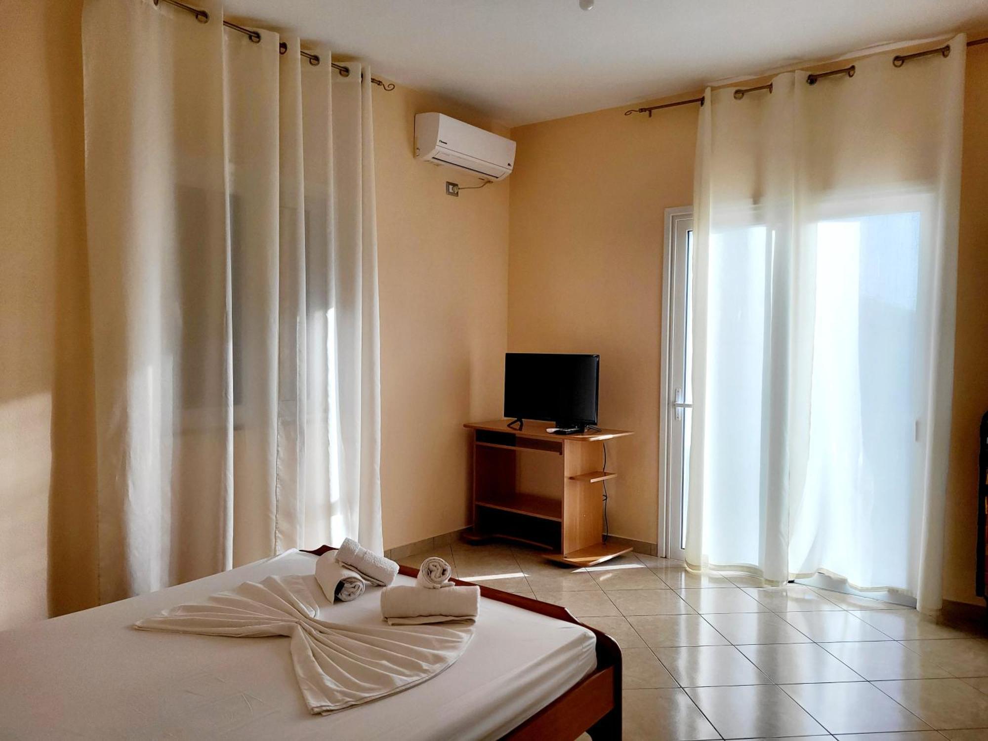 Apartmán Vila Sulozeqi Sarandë Exteriér fotografie