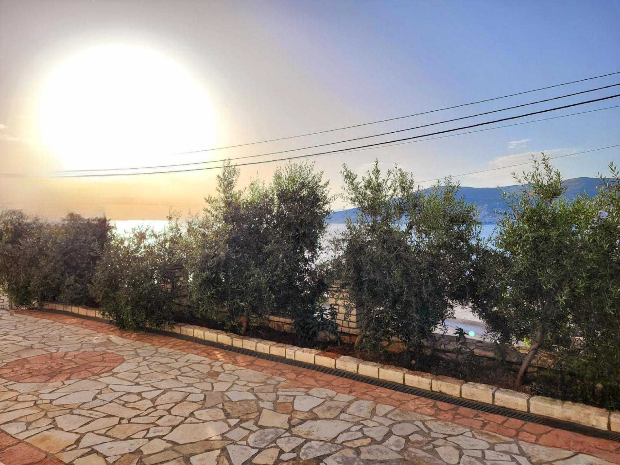 Apartmán Vila Sulozeqi Sarandë Exteriér fotografie